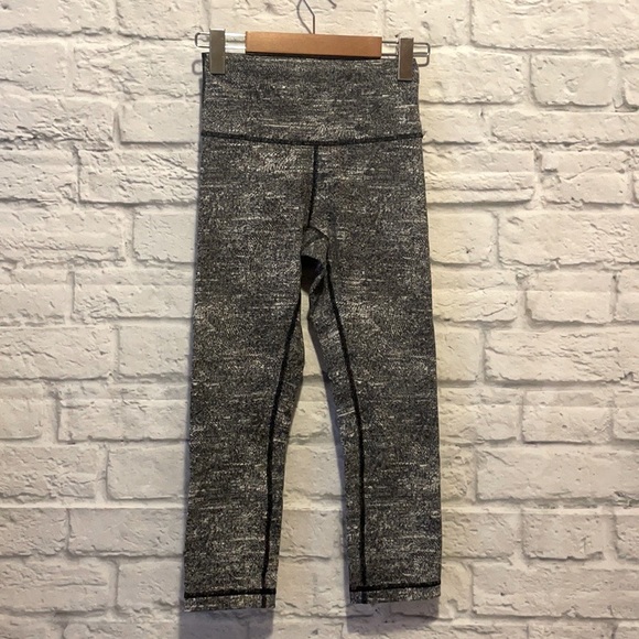 lululemon athletica Pants - Sold on Vinted 🛍 Lululemon wunder under crops